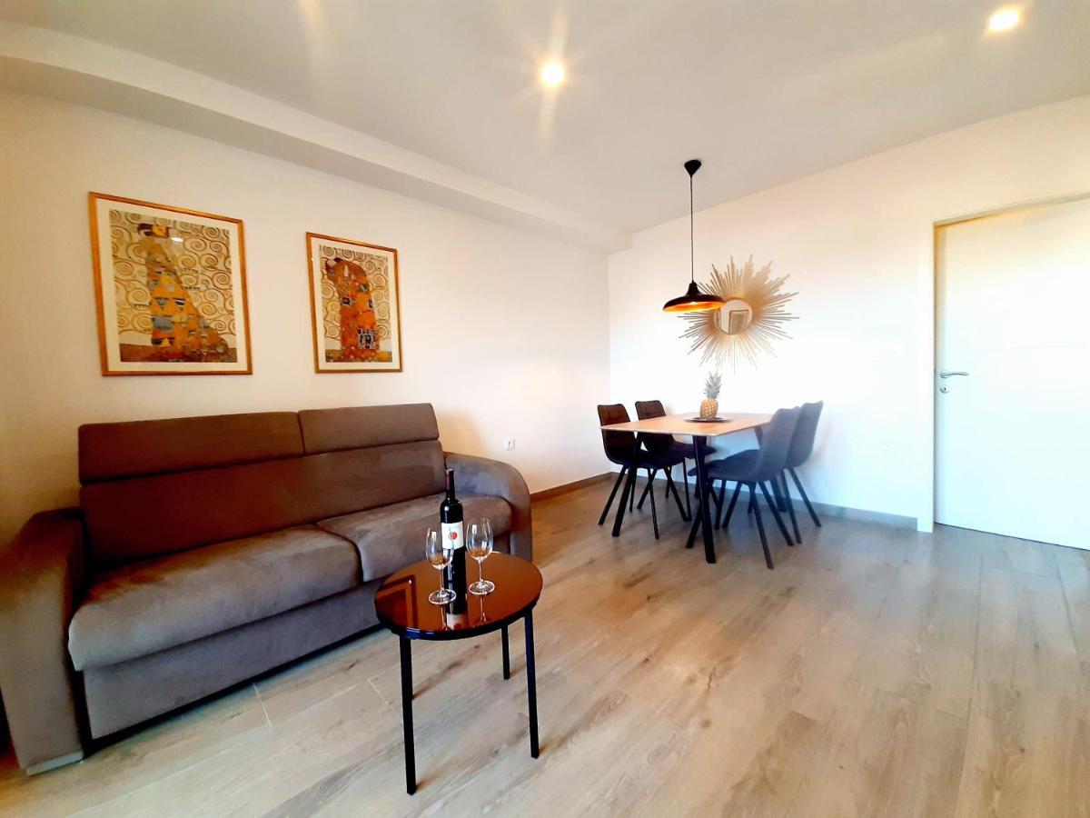 Apartments Tonkita With Jacuzzi Makarska Exterior foto