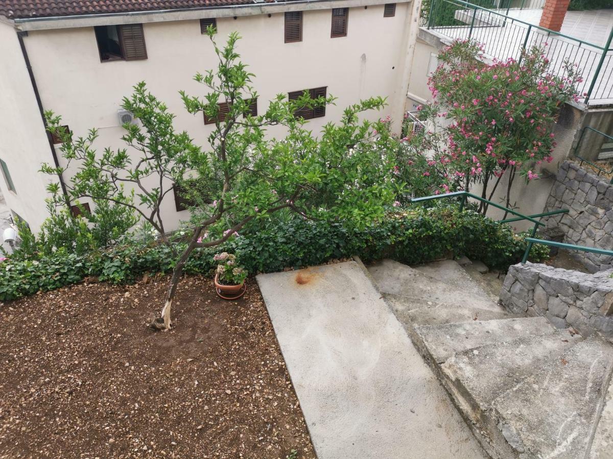 Apartments Tonkita With Jacuzzi Makarska Exterior foto