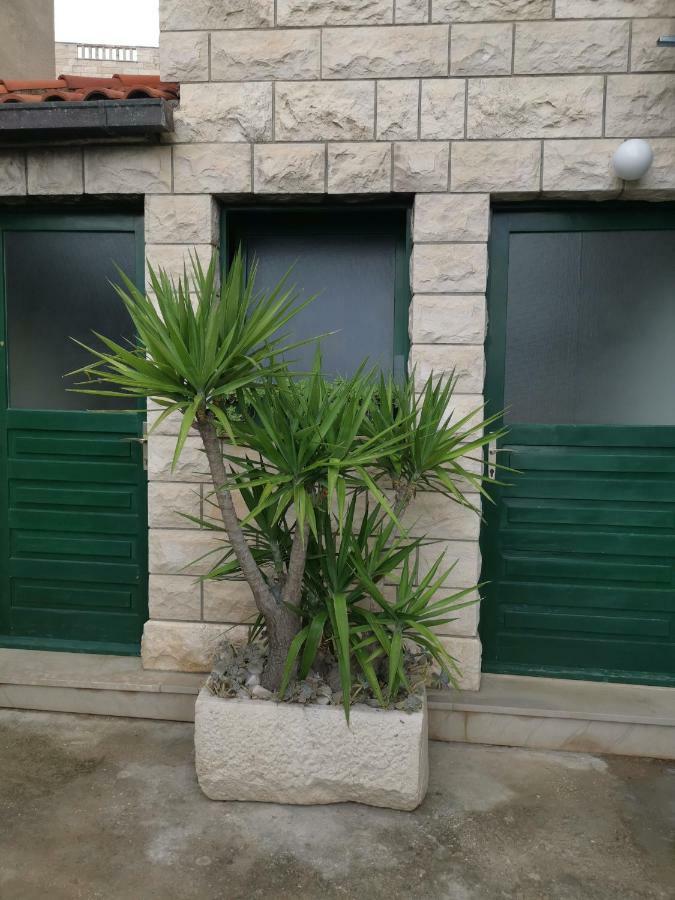 Apartments Tonkita With Jacuzzi Makarska Exterior foto
