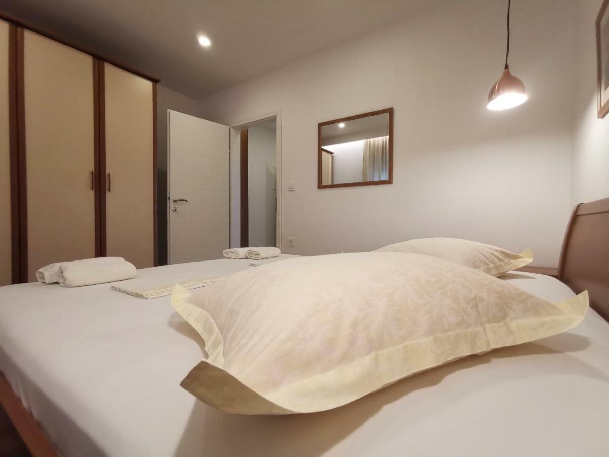 Apartments Tonkita With Jacuzzi Makarska Exterior foto