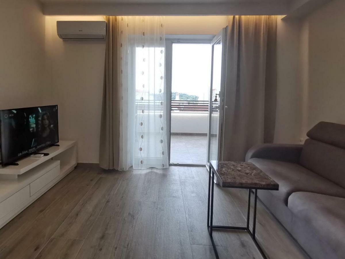 Apartments Tonkita With Jacuzzi Makarska Exterior foto